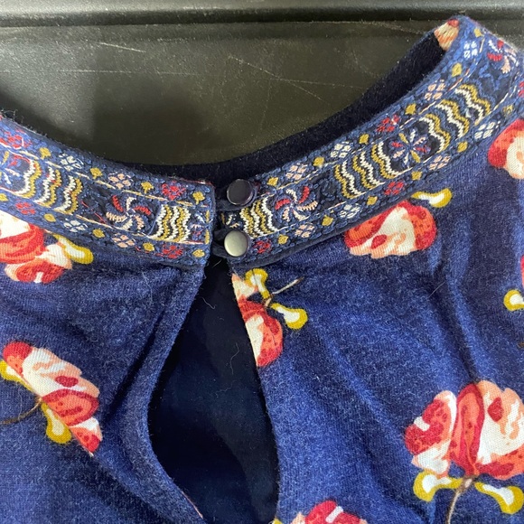 WOMENS ONE SEPTEMBER NAVY EMBROIDERED FLORAL LONG SLEEVE TOP XL ANTHROPOLOGIE - Picture 6 of 7